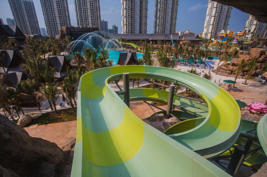 What You Need to Know before Add a Water Park to Hotel