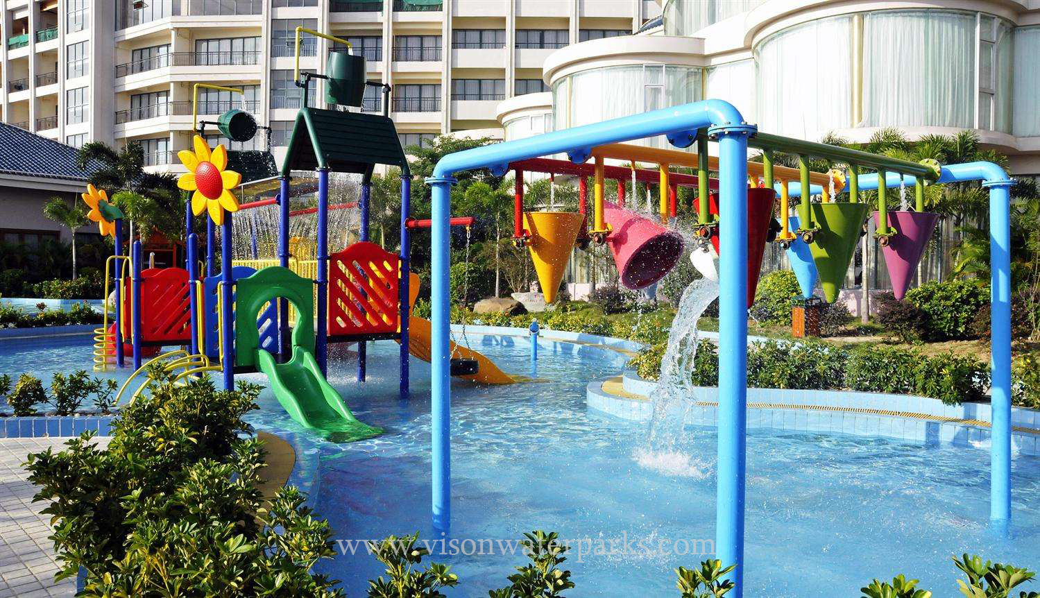 Water Park Decoration Tipping Water Bucket