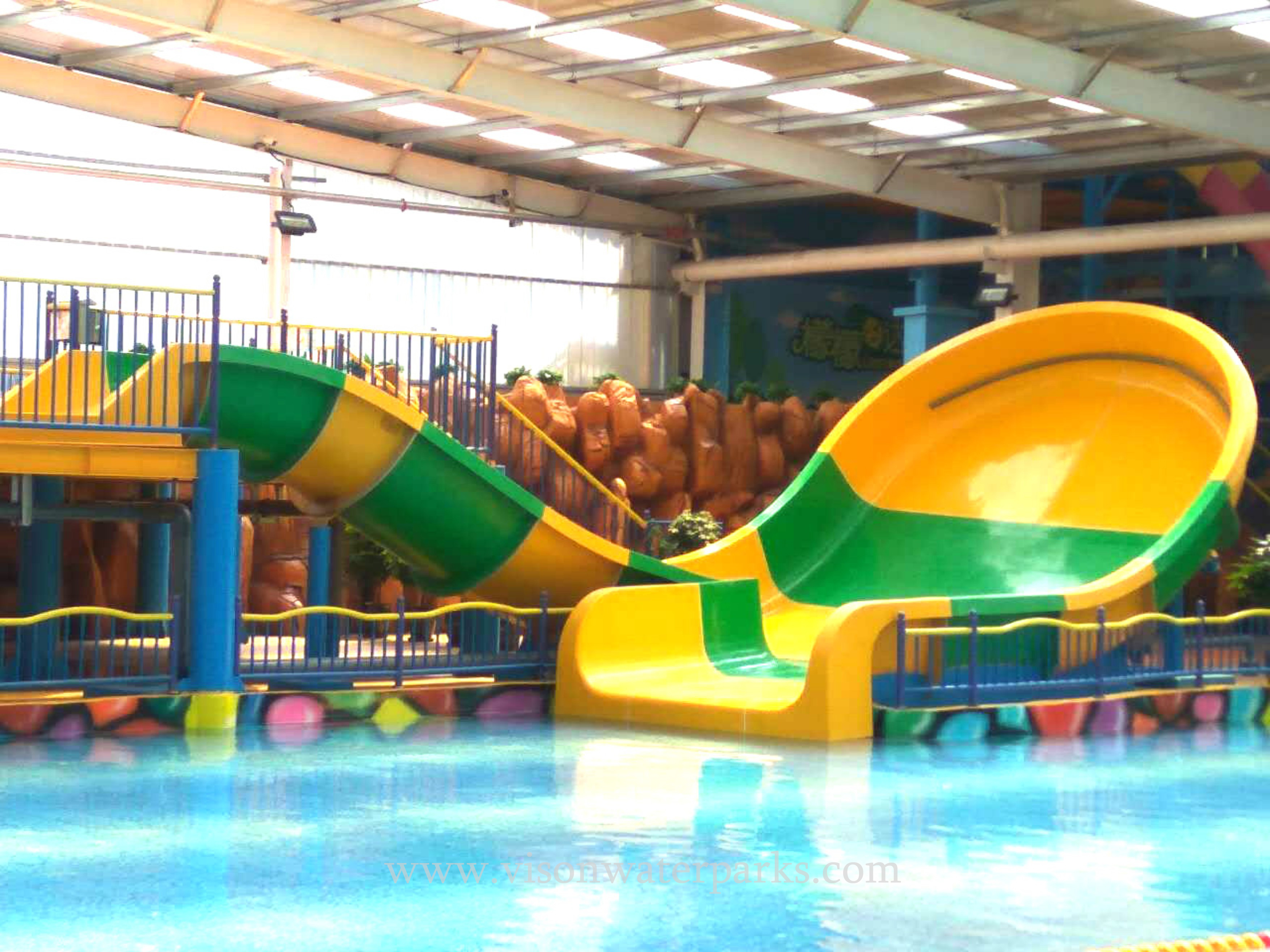 Water park equipment: mini boomerang water slide